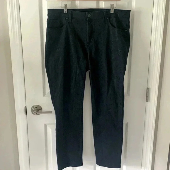Chicos stretch and denim snakeskin pants Chico size 2.5 equivalent to size 14 - Picture 1 of 8